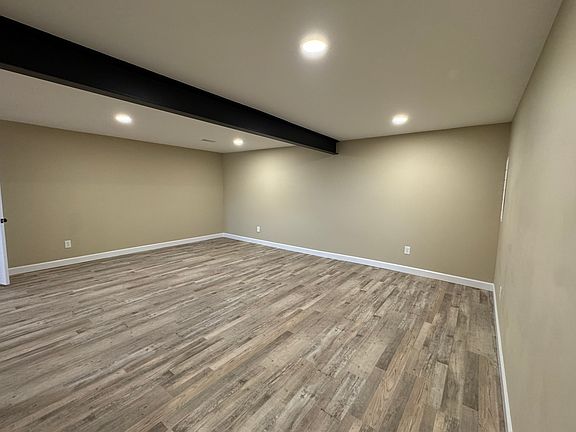 5th image of 1113 E 3rd St #900