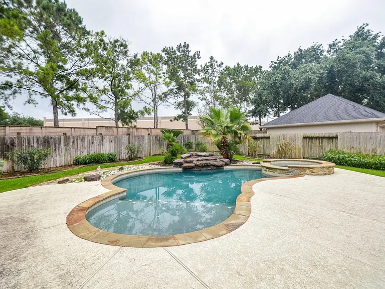 22303 Bridgehaven Dr — Photo 18