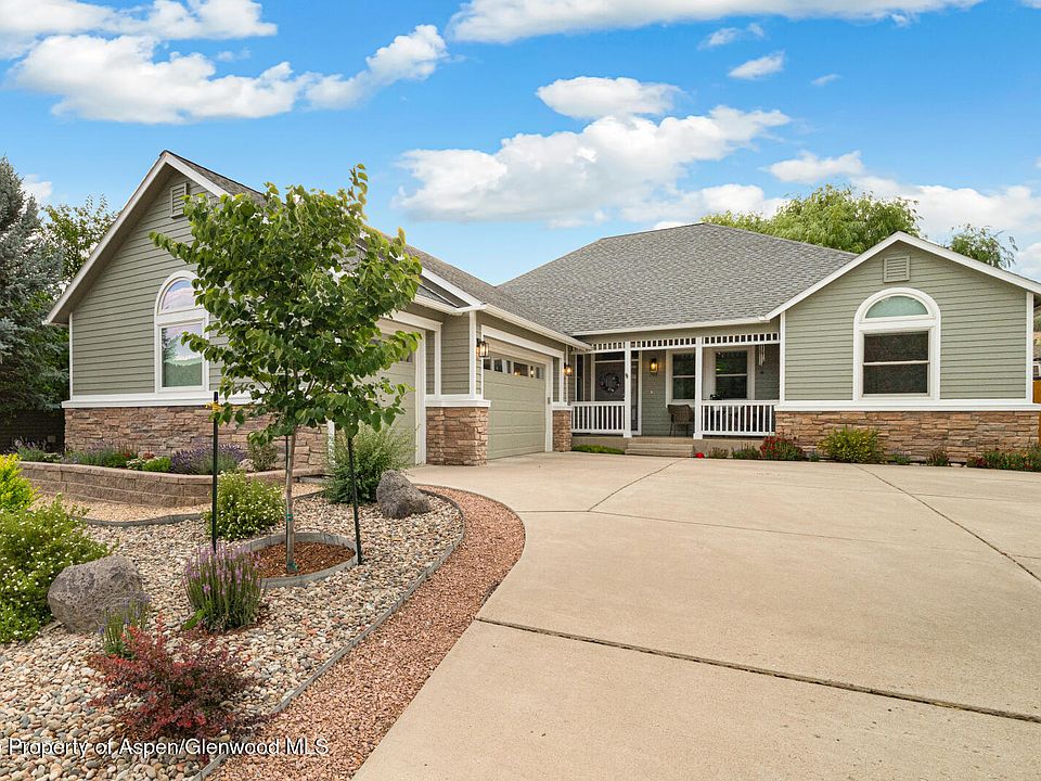 1st image of 708 N Wild Horse Dr