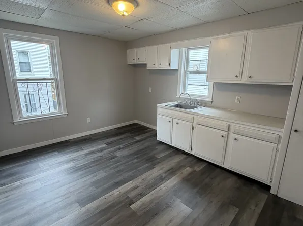 45 Tallman St, New Bedford, MA