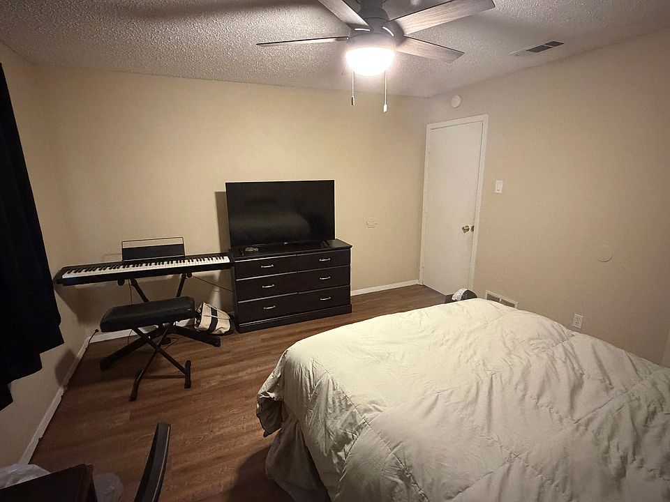 1st image of 3024 Tudor Ln #201-B