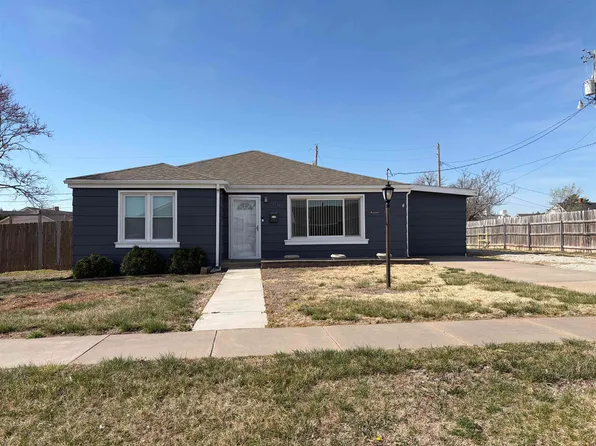 506 E 17th St, Hays, KS 67601
