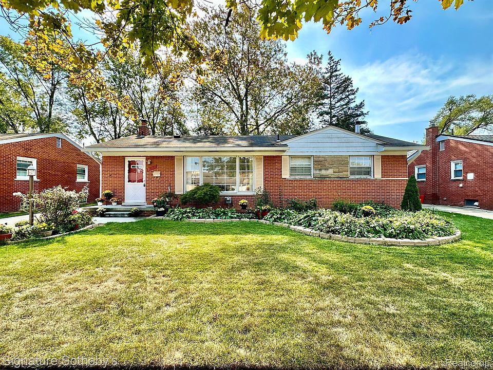 1st image of 29655 Hillbrook St