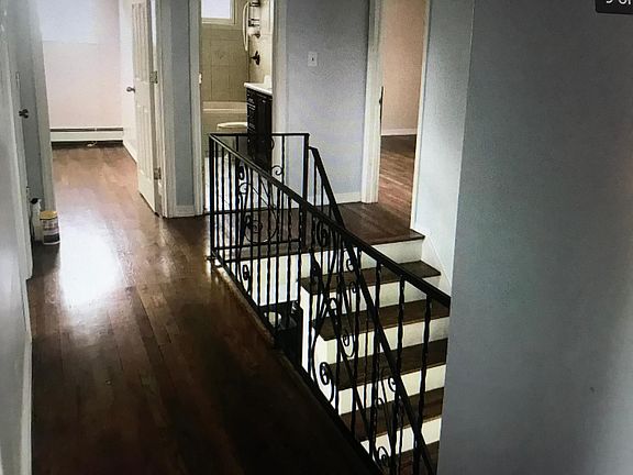 4th image of 179 Geery Ave #Penthouse