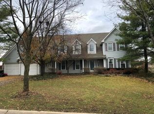 689 Bent Ridge Ln, Barrington, IL 60010