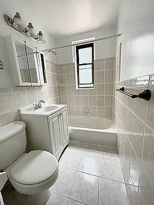 4th image of 1360 York Ave APT 6M