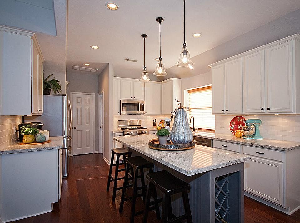1st image of 507 Silver Creek Cir