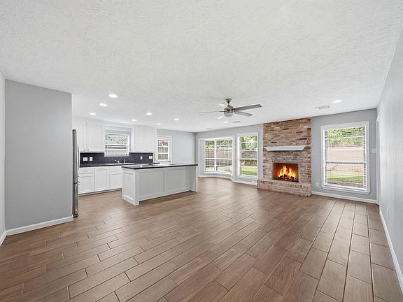3rd image of 7019 Oak Bough Dr