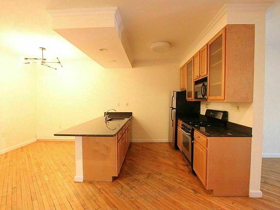 5th image of 246 14th St #4B