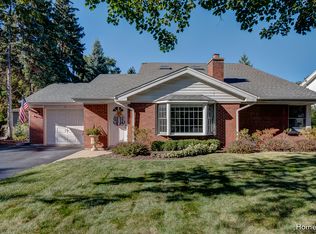 22 Chestnut Ave, Clarendon Hills, IL 60514