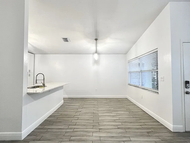 4359 Iris St N — Photo 5