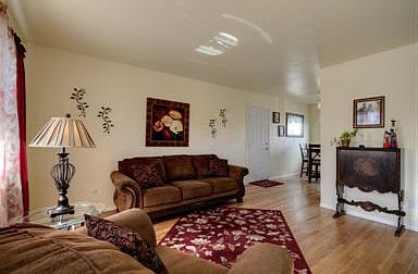 3rd image of 947 Clarkson Ct