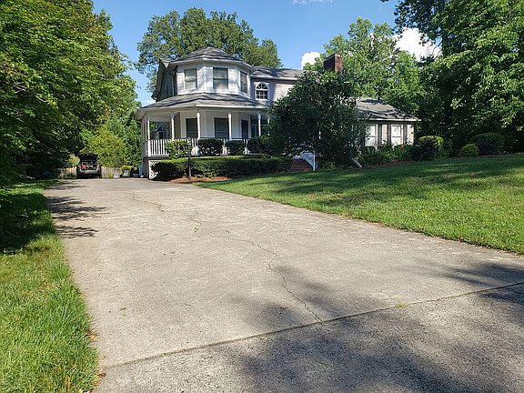 3rd image of 300 Beverly Pl