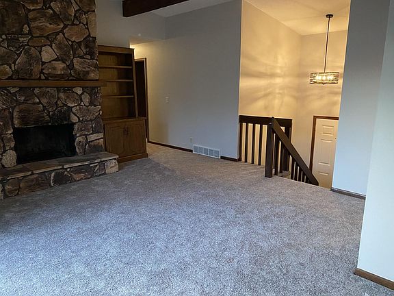 2nd image of 15405 W St