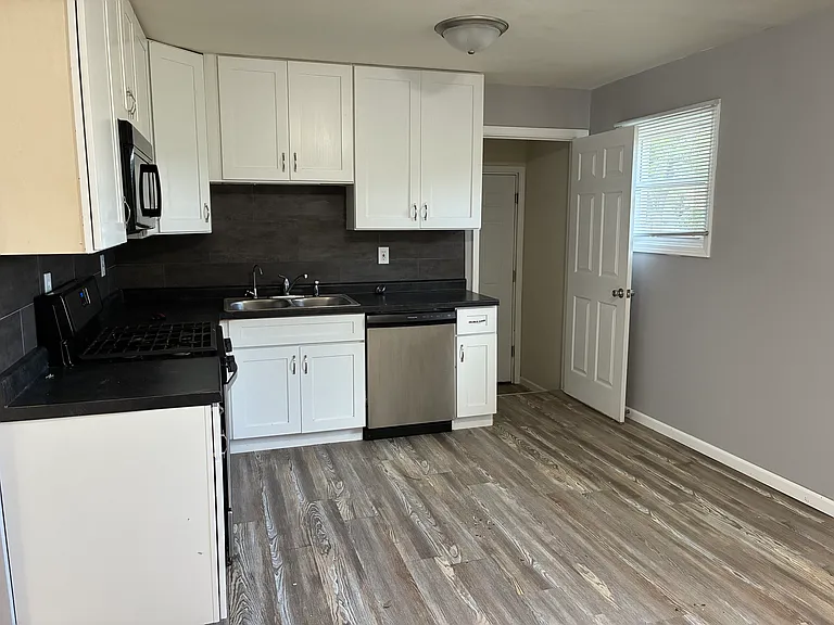 9612 Plymouth Pl — Photo 4