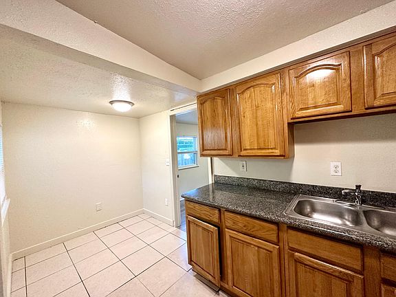 4th image of 665 26th Ave S