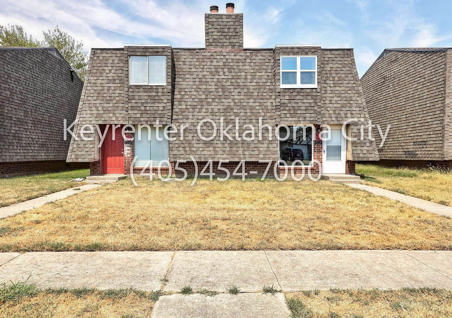Fully Renovated 2-Bedroom, 2.5-Bathroom Townhome Near OU with 2-Car Garage & Lawn Care Included — Photo 1