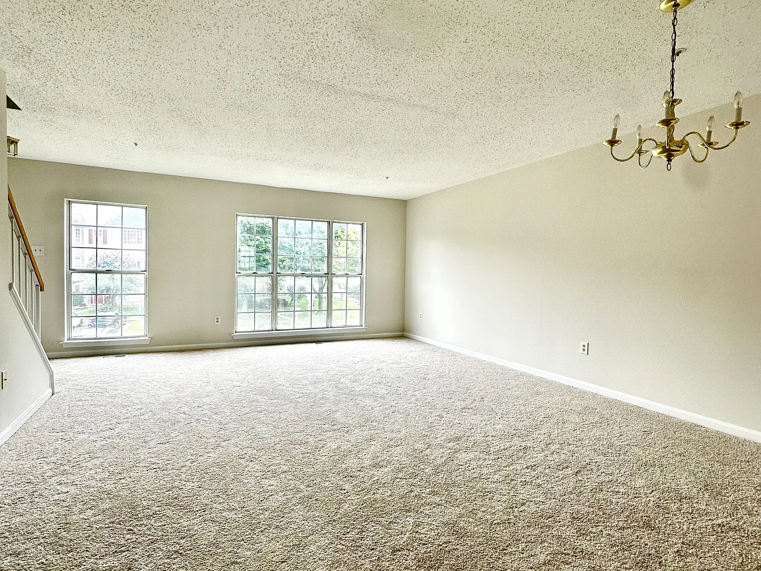 3 bed, 2.5 bath, 2040 sqft, $3,050 — Photo 3