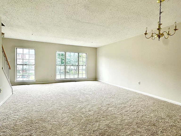 2558 Ambling Cir — Photo 3