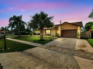 8840 SW 18th Rd, Boca Raton, FL 33433