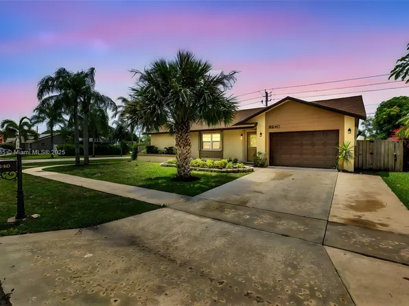 8840 SW 18th Rd, Boca Raton, FL 33433