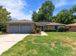 2608 Meadow Grn, Bedford, TX 76021