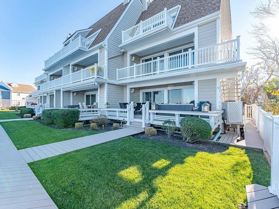 1st image of 620 Pleasure Ave #9