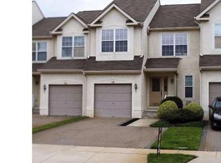 16 Heron Pointe Ct, Marlton, NJ 08053