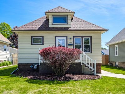 1438 S 95th STREET, West Allis, WI, 53214