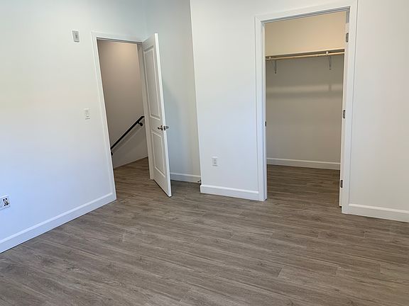 4th image of 14727 Friar St Unit 4