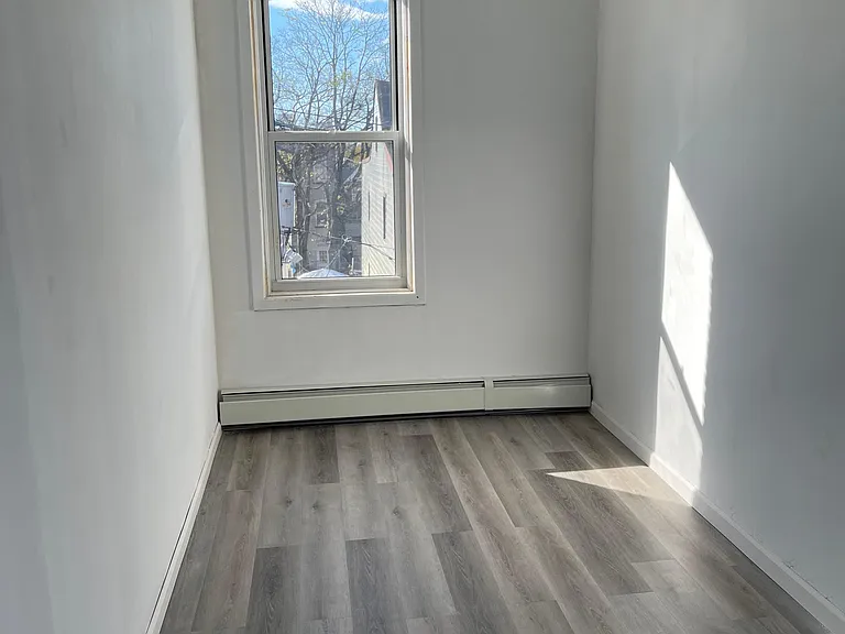 410 5th St #3 — Photo 9