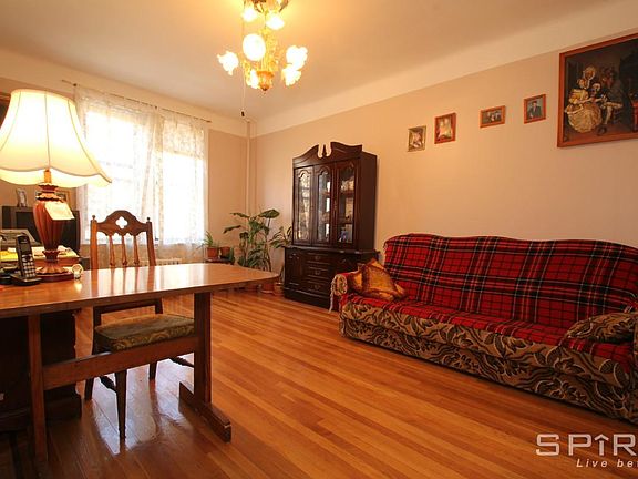 4th image of 313 Brightwater Ct APT 5F