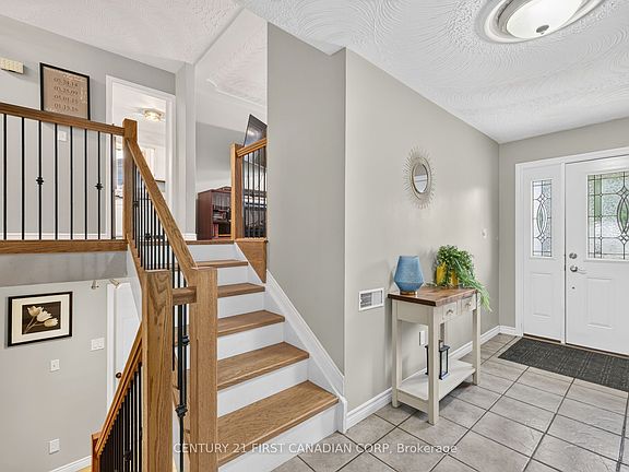 4th image of 180 Park St