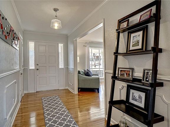 5th image of 1209 Pebble Creek Dr