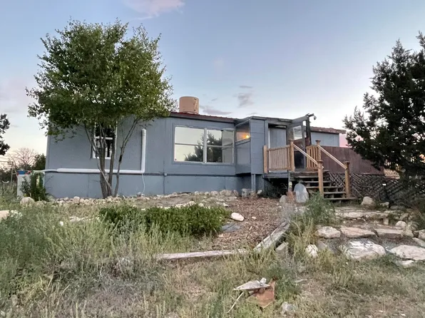 200 Skyline Dr, Edgewood, NM 87015