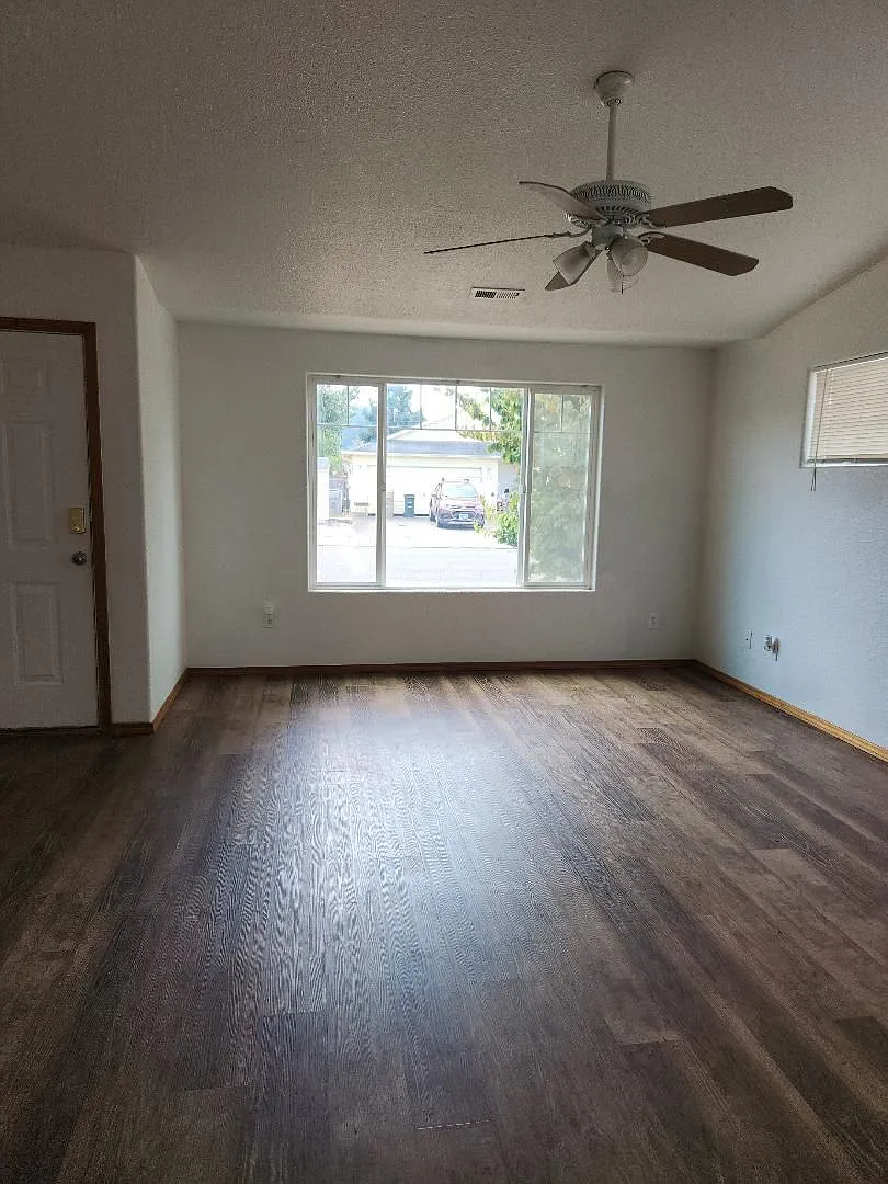 3bedroom 2bath House — Photo 2