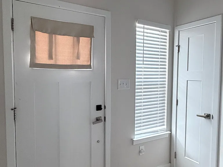 510 Swansea Dr — Photo 2