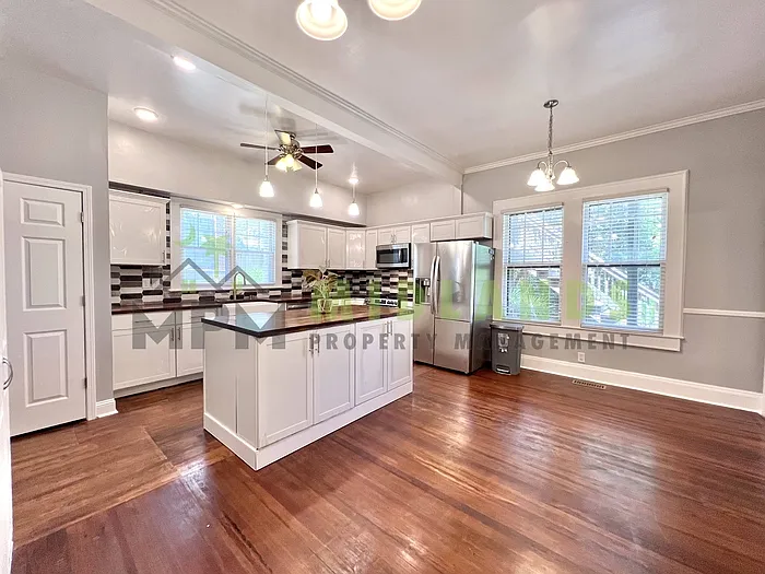 2417 Clark St — Photo 22