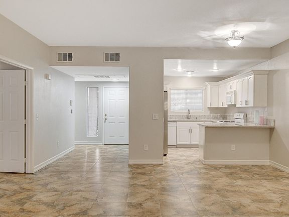 5th image of 10525 Autumn Pine Ave APT 106