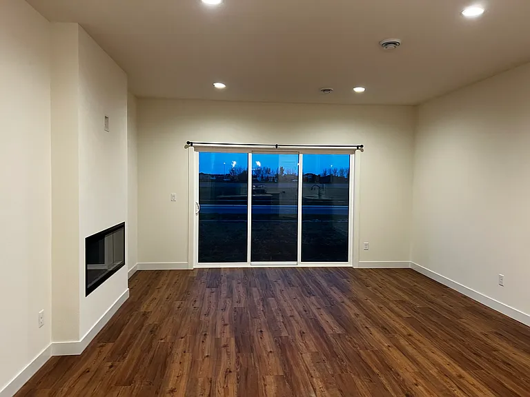 Living & Kitchen