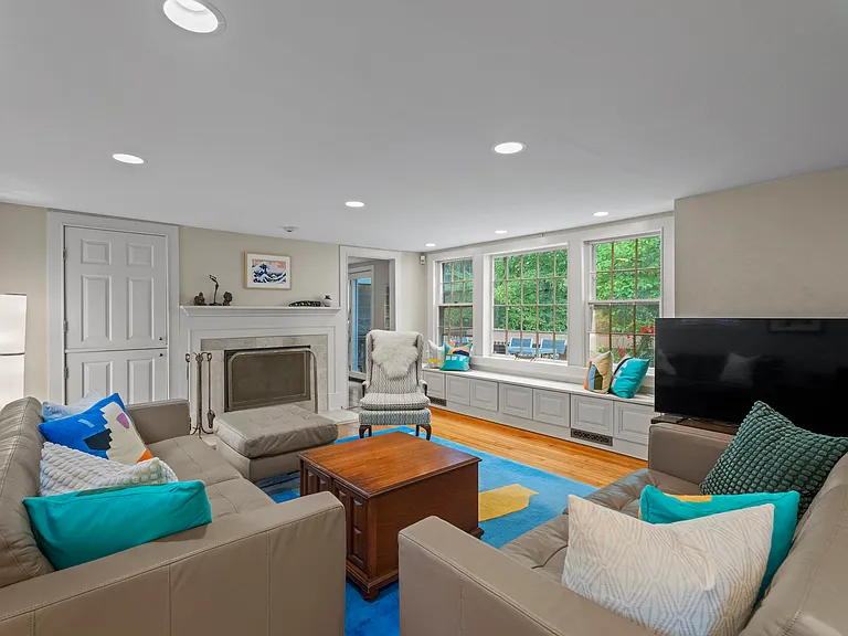 133 Blake Rd — Photo 4