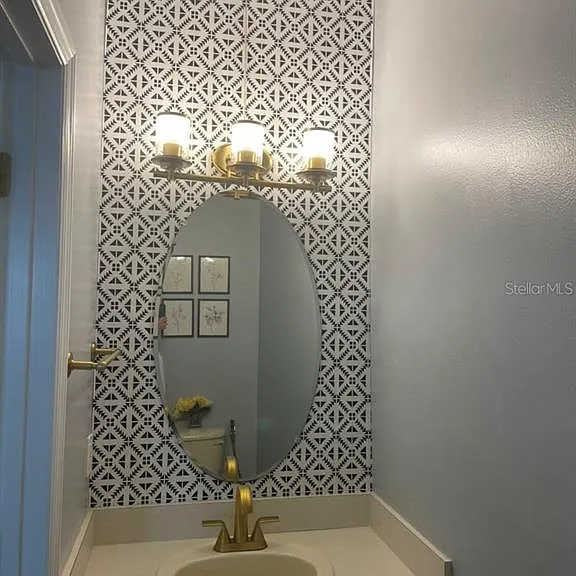 290 Marion Pl — Photo 10
