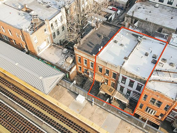 5th image of 3611 31st St