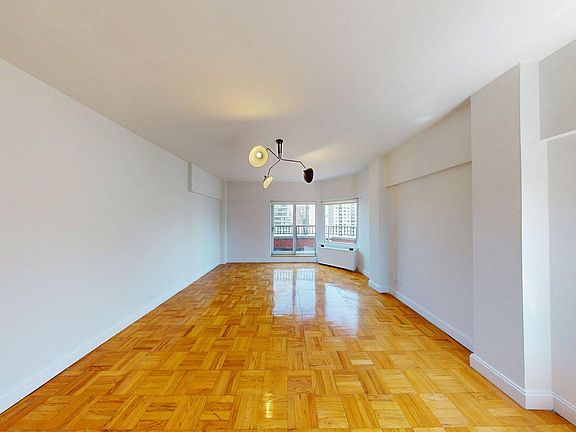 3rd image of 250 E 73rd St #Phb