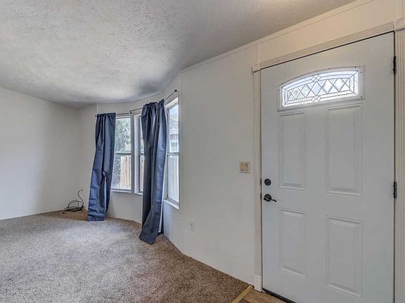 5th image of 229 Walker St