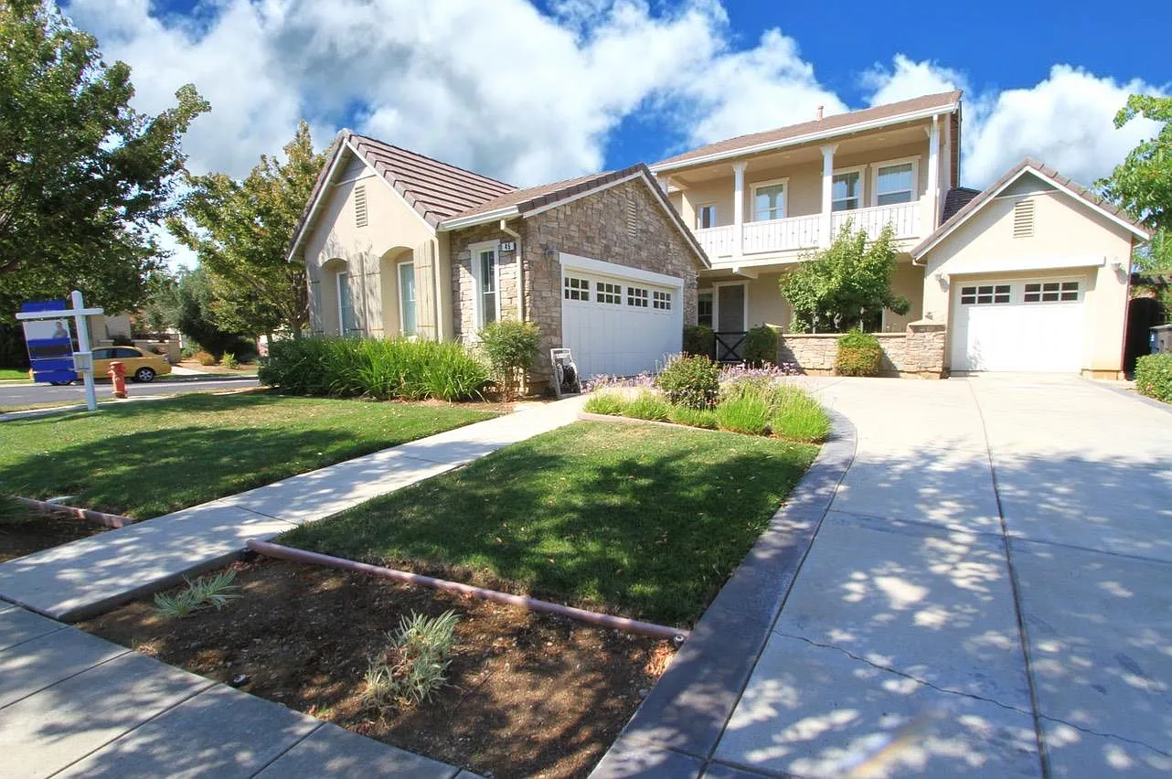 45 Alexandria Dr photo 1