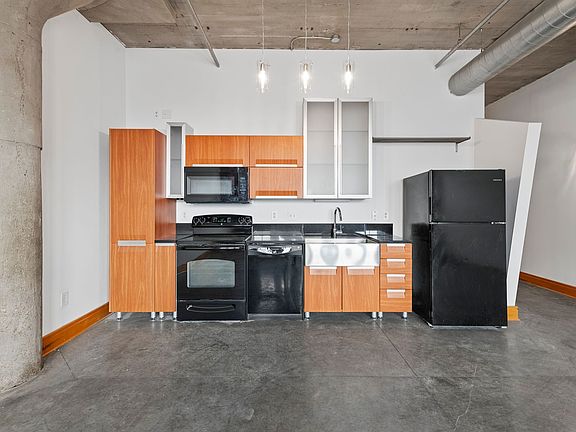 3rd image of 2605-2637 Washington Ave #315