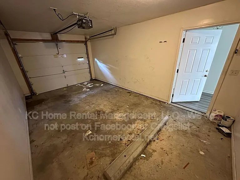 4319 Jackson Ave — Photo 16