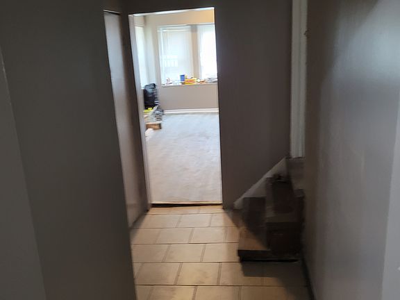 4th image of 1446 S Avers Ave