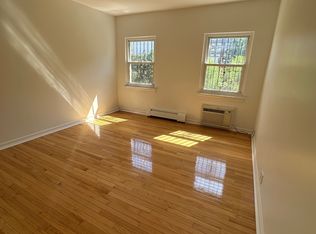 6722 Exeter St, Forest Hills, NY 11375